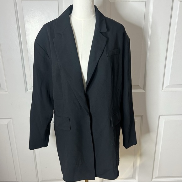 Karen Millen Limited Edition oversized soft tailored jacket (size 12) - Picture 4 of 10